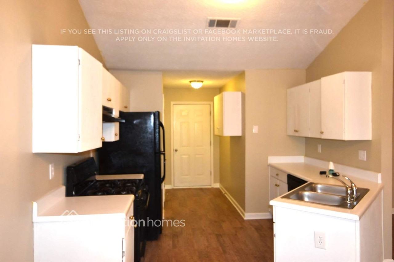 3219 Sentinel Cir - Photo 3 of 13