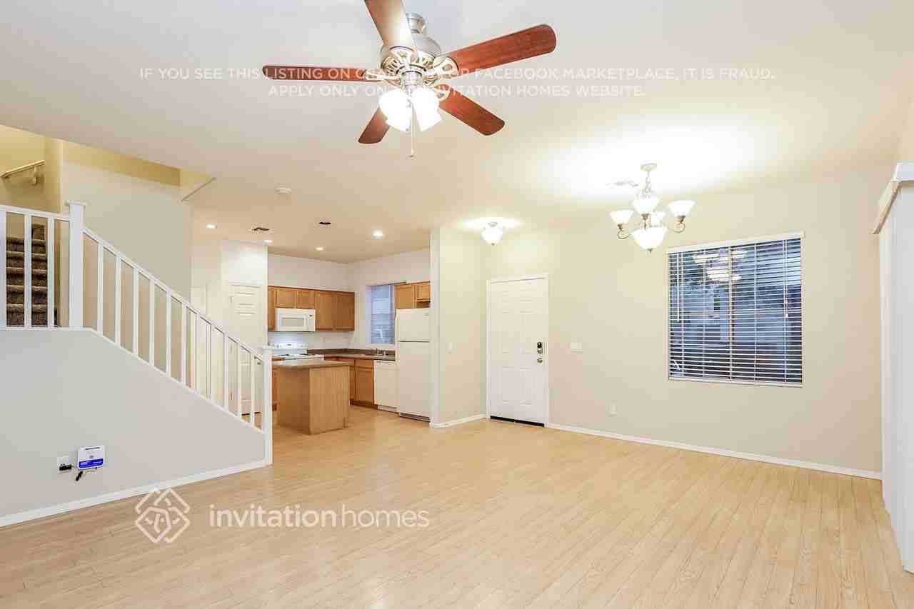 7529 S 14th St - Photo 4 of 20