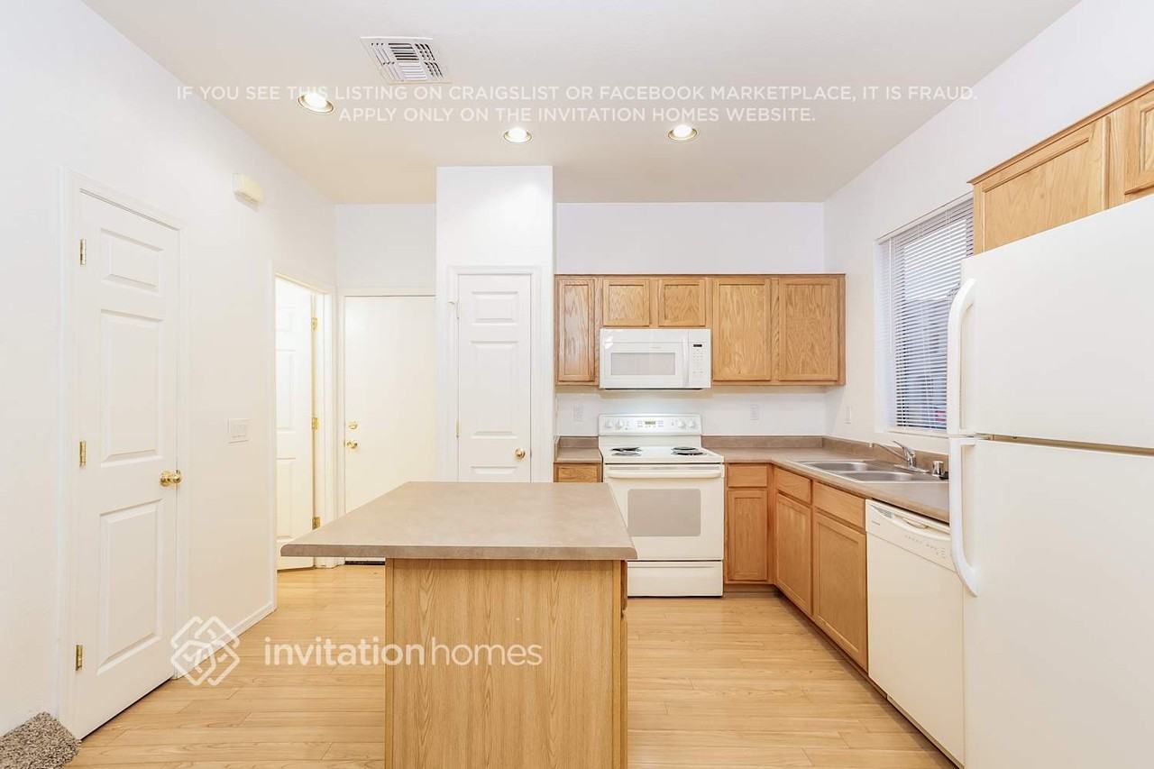 7529 S 14th St - Photo 5 of 20