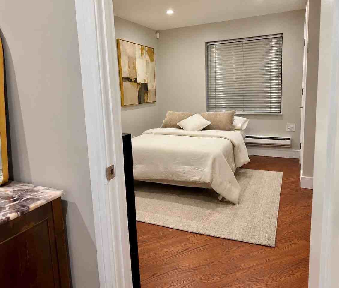 904 Sterling Pl - Photo 5 of 7