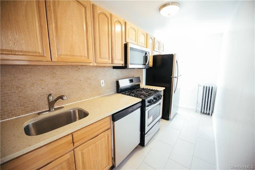 1443 Beach Ave #2F