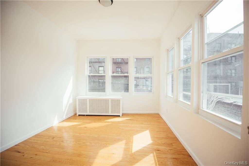 1443 Beach Ave #2F - Photo 2 of 11