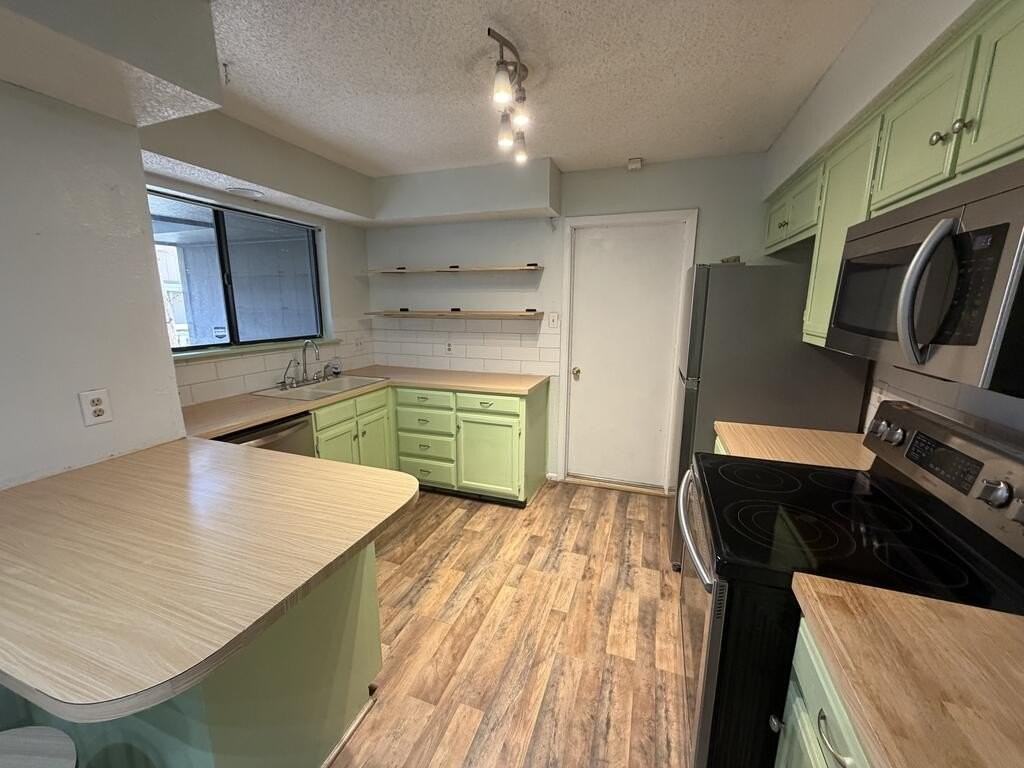 3951 Scott St - Photo 7 of 19