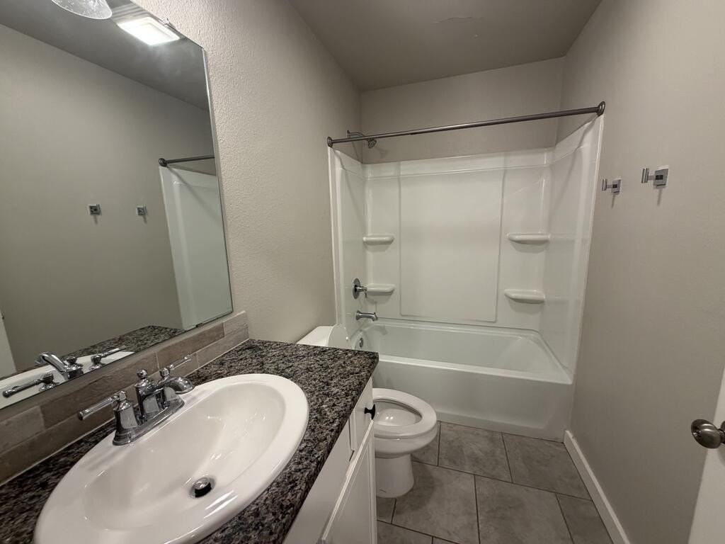 1307 Red Cliff Ave - Photo 5 of 11