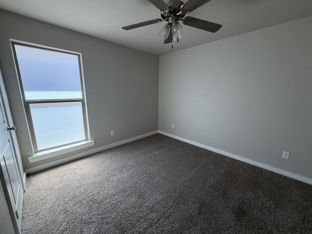 1307 Red Cliff Ave - Photo 6 of 11