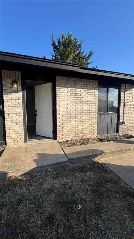914 Drake Dr #914 - Photo 3 of 17