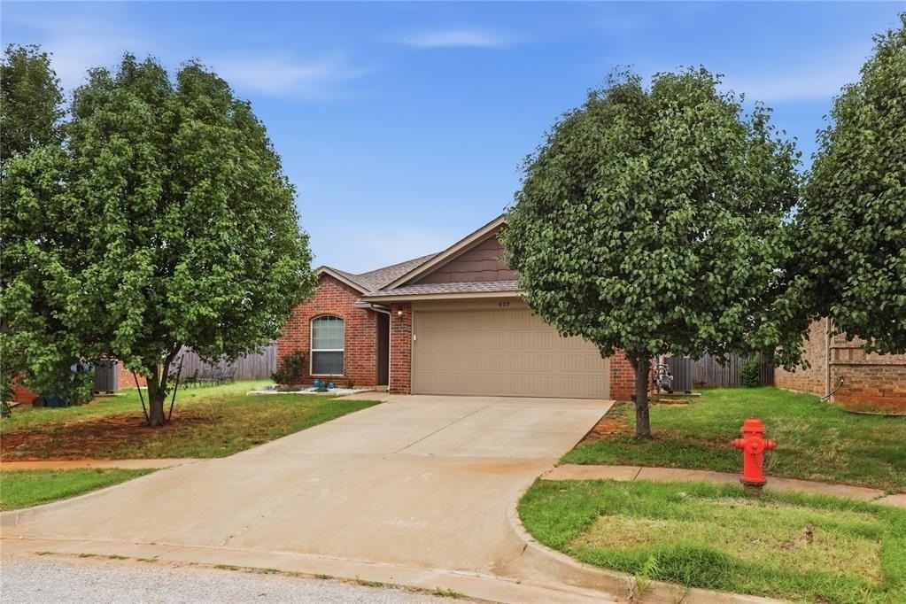 605 Inverleith Cir - Photo 4 of 36