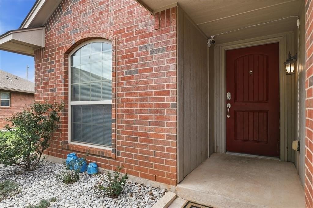 605 Inverleith Cir - Photo 5 of 36