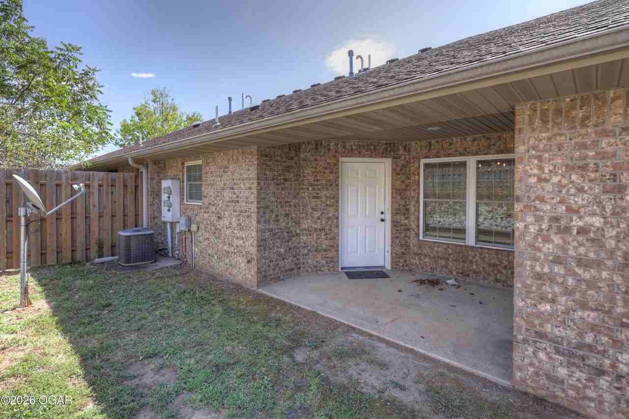 2901 S Jackson Ave - Photo 5 of 23