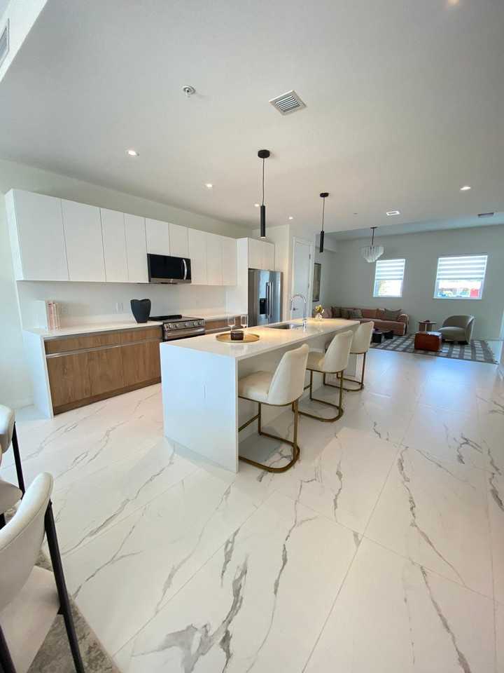 151 Nw 162nd St - Photo 6 of 8
