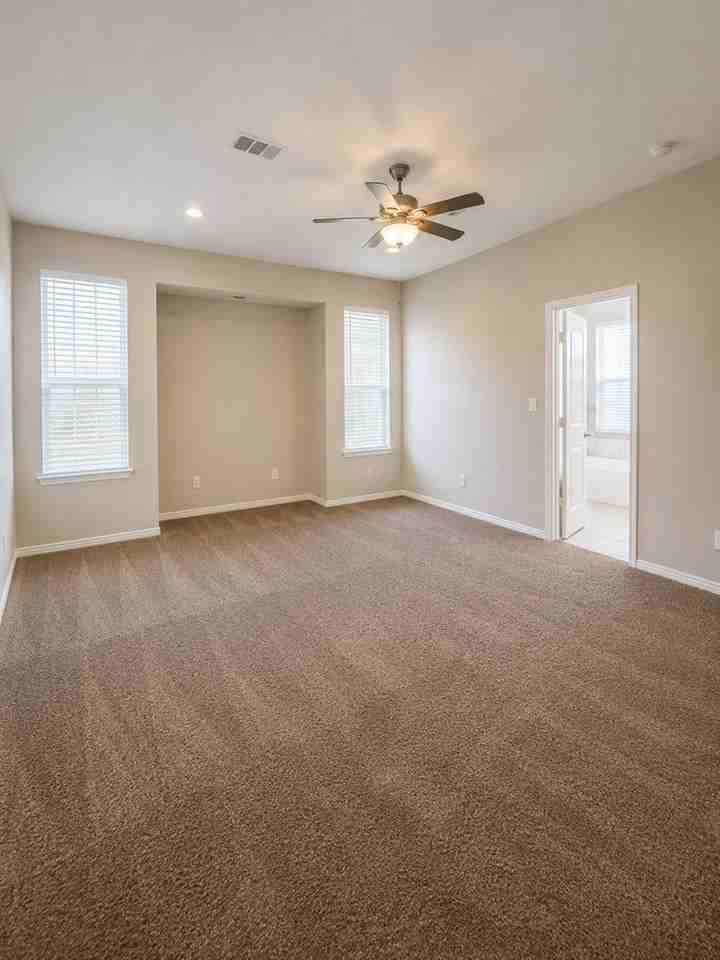 1412 Laguna Meadows Trl - Photo 4 of 17