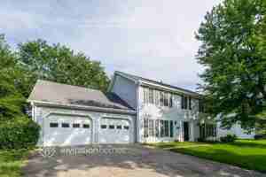 featured image of 3761 Apple Way