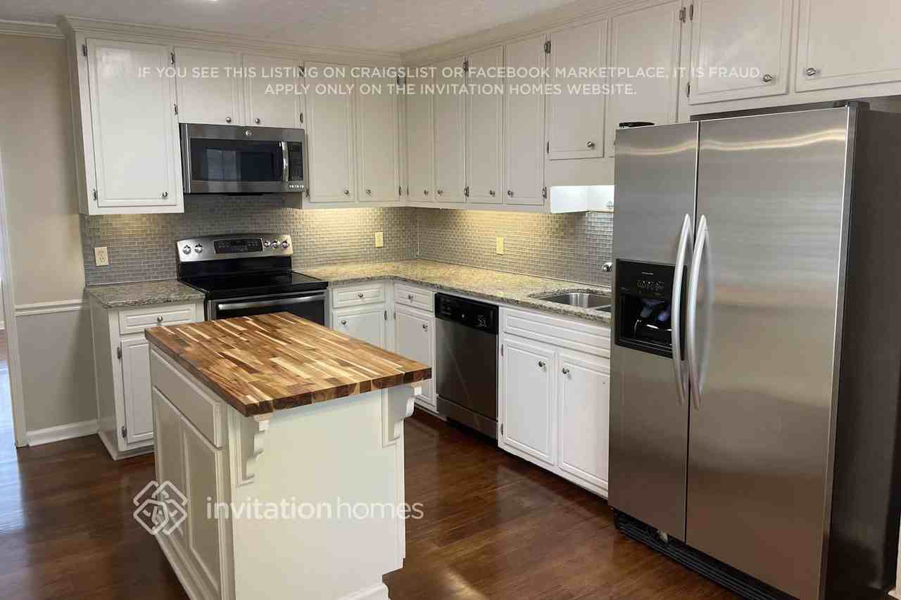 3761 Apple Way - Photo 5 of 17