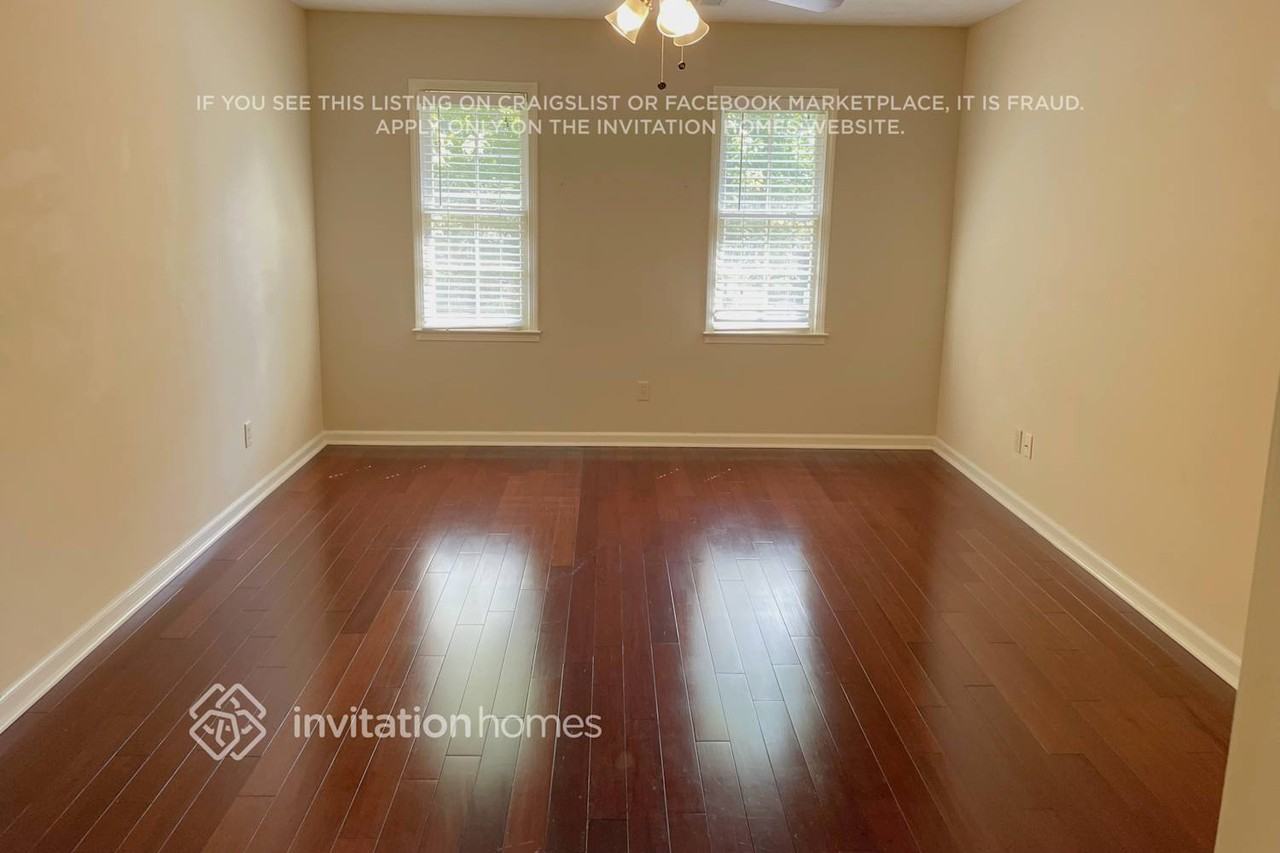 3761 Apple Way - Photo 6 of 17
