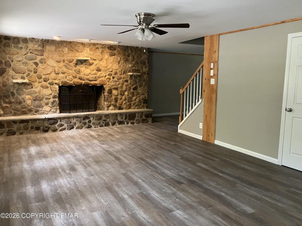 97 Lindbergh Cir - Photo 2 of 12