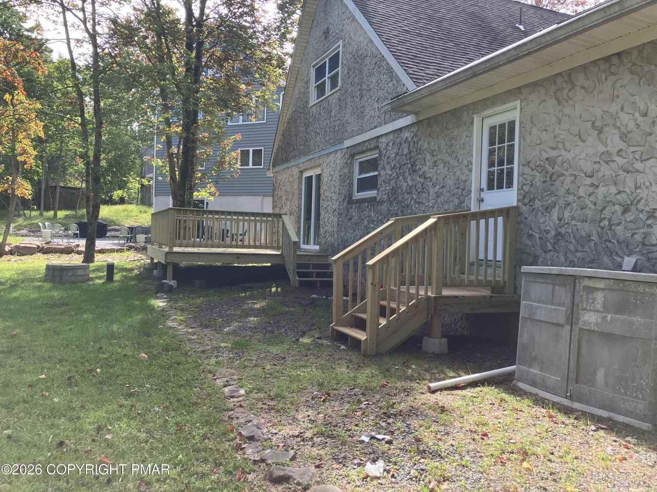 97 Lindbergh Cir - Photo 3 of 12