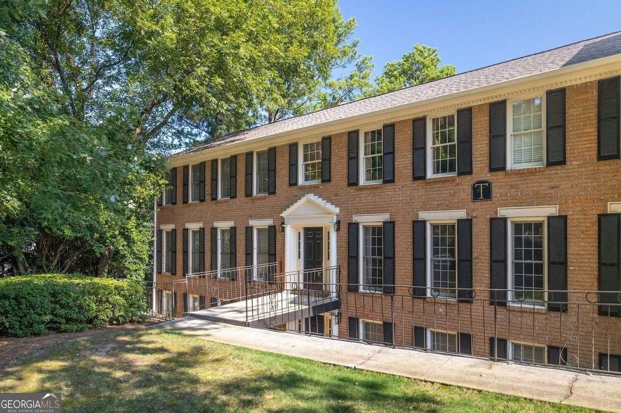 1101 Collier Rd Nw