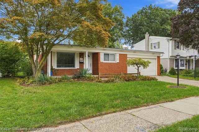 39694 Birchwood Dr