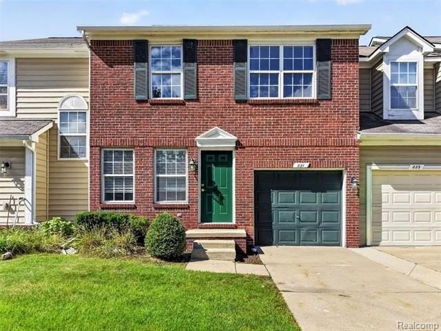 221 Tucker St - Photo 5 of 37