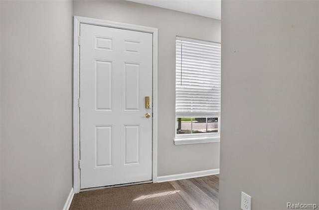 221 Tucker St - Photo 7 of 37