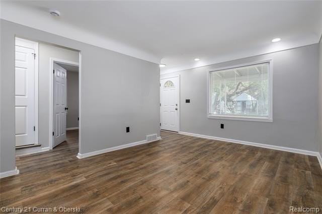 18980 Greydale Ave - Photo 5 of 25
