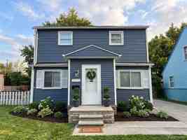 featured image of 22712 Clairwood St