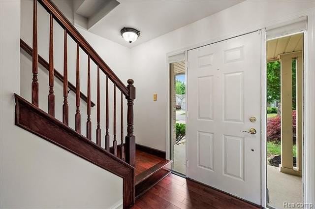 125 Algansee Dr - Photo 5 of 49
