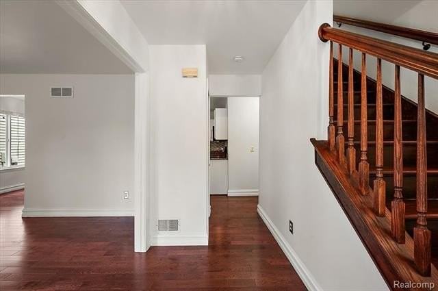 125 Algansee Dr - Photo 6 of 49