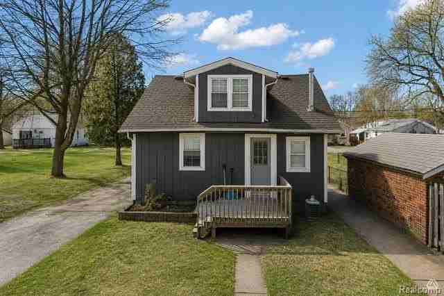 1810 Manse Rd - Photo 3 of 34