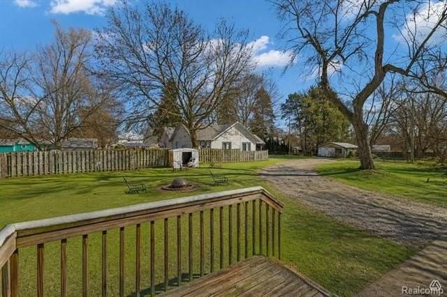 1810 Manse Rd - Photo 4 of 34