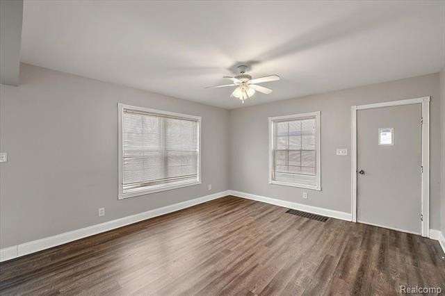 1810 Manse Rd - Photo 6 of 34
