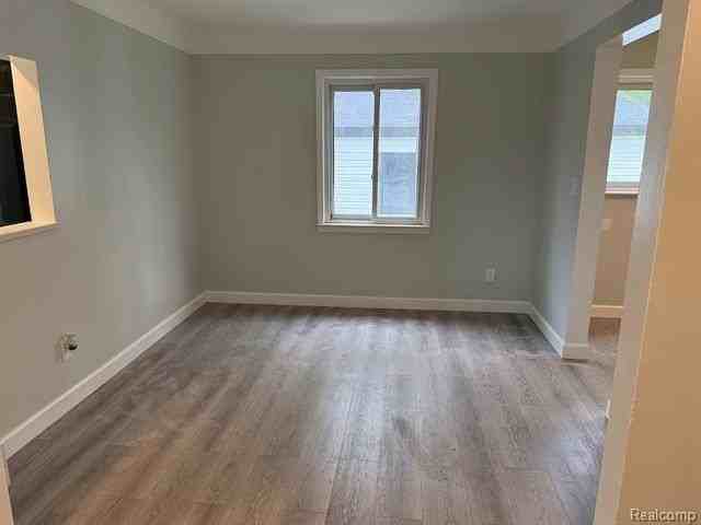 20760 Ridgedale St - Photo 3 of 7
