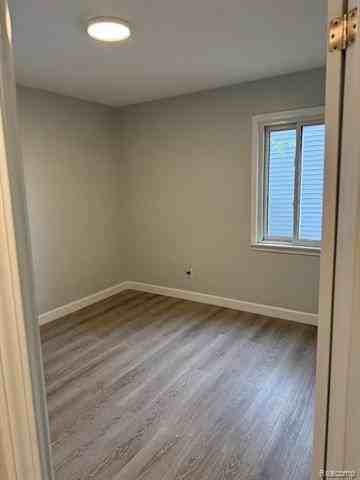 20760 Ridgedale St - Photo 6 of 7