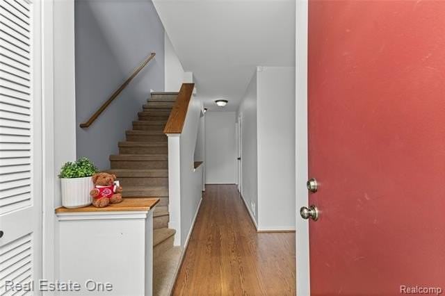 732 Hamilton Ct - Photo 2 of 22