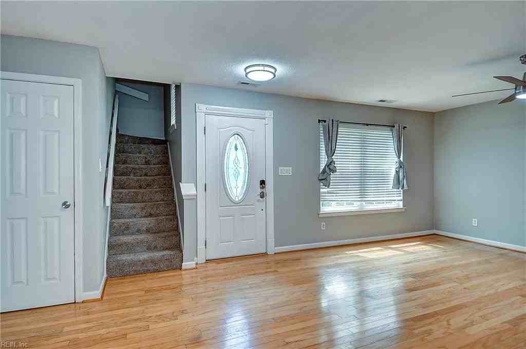 4924 Denny Dr - Photo 3 of 24