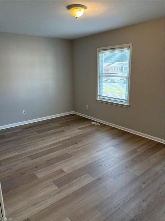 354 Susan Constant Dr - Photo 4 of 6
