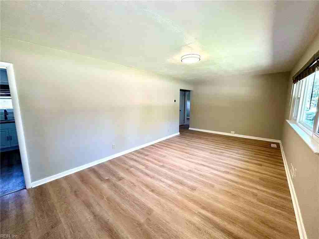 1049 Baker Rd - Photo 2 of 9