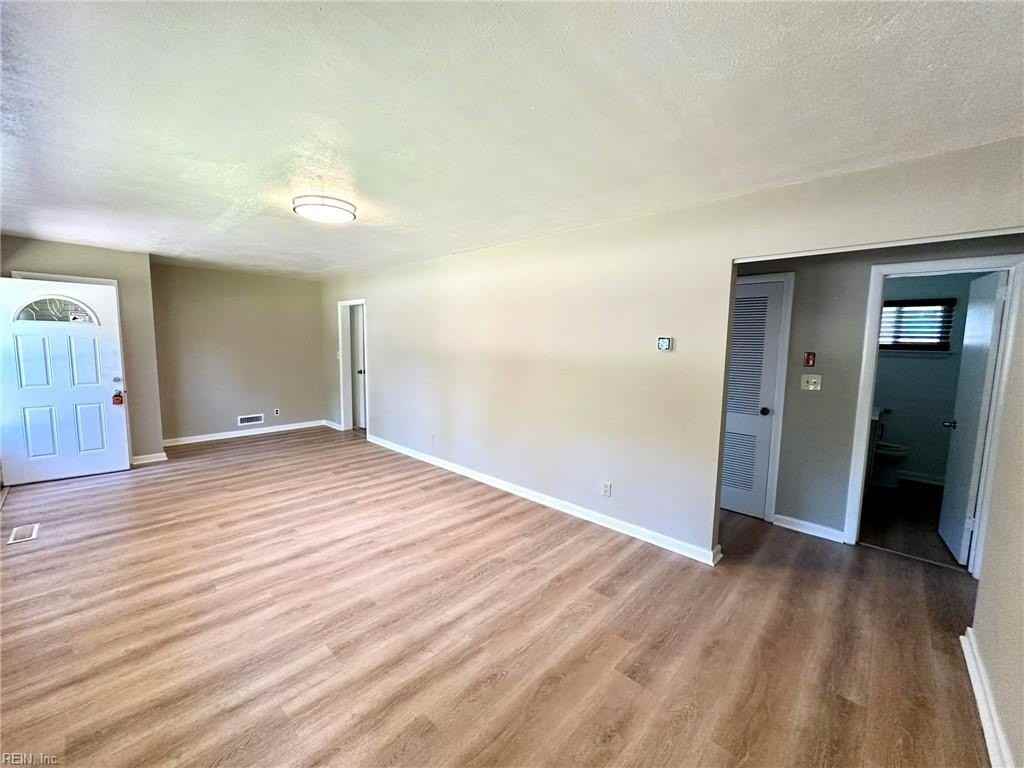 1049 Baker Rd - Photo 3 of 9