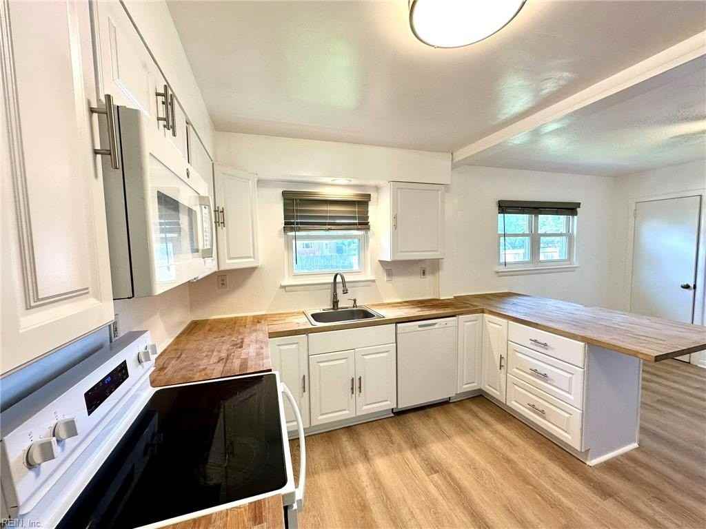 1049 Baker Rd - Photo 4 of 9