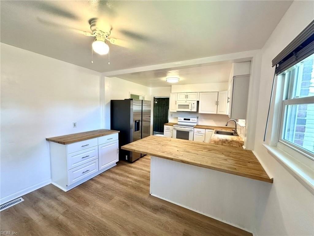 1049 Baker Rd - Photo 6 of 9