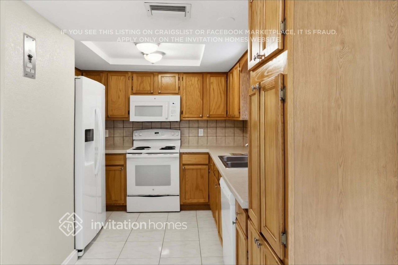 8145 Troxler Dr - Photo 7 of 22