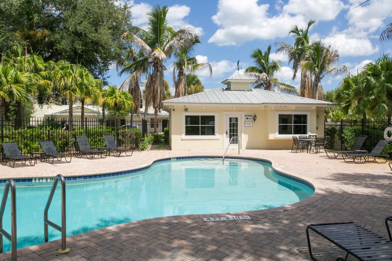 3930 Sabal Way - Photo 4 of 24