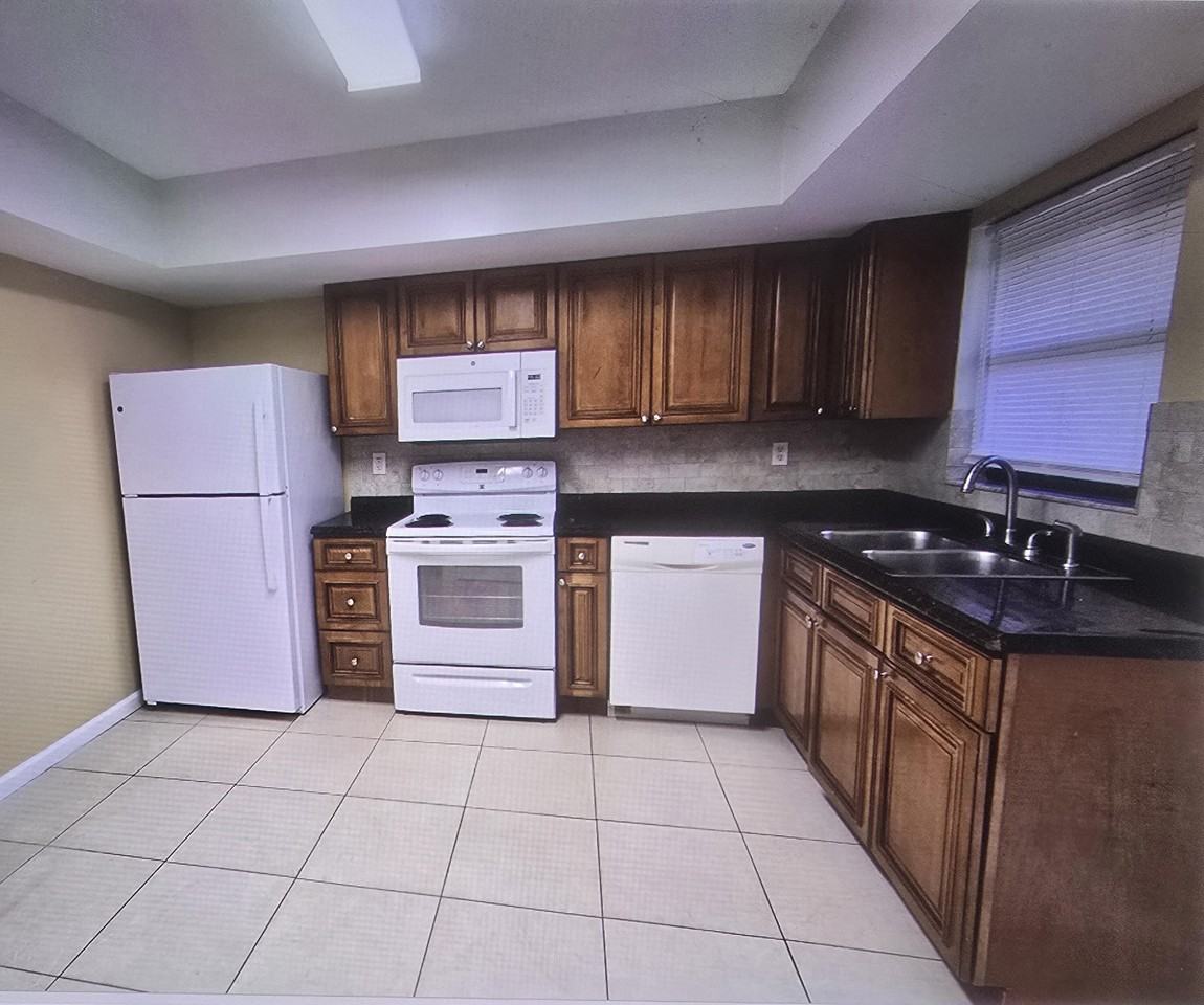 1155 White Pine Dr #1155 - Photo 7 of 18