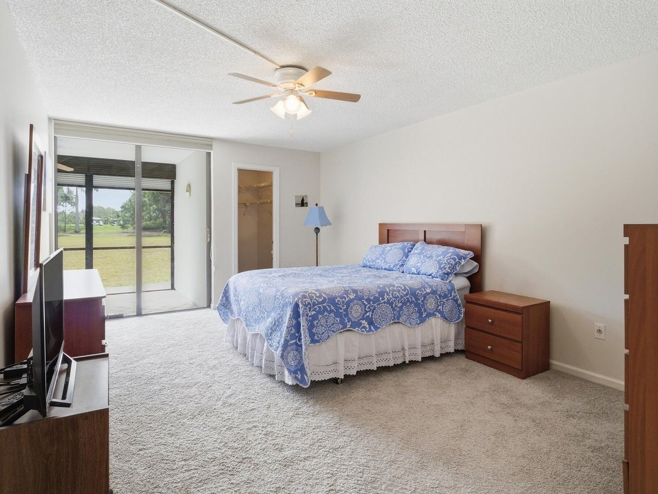5390 Woodland Lakes Dr #104 - Photo 6 of 29