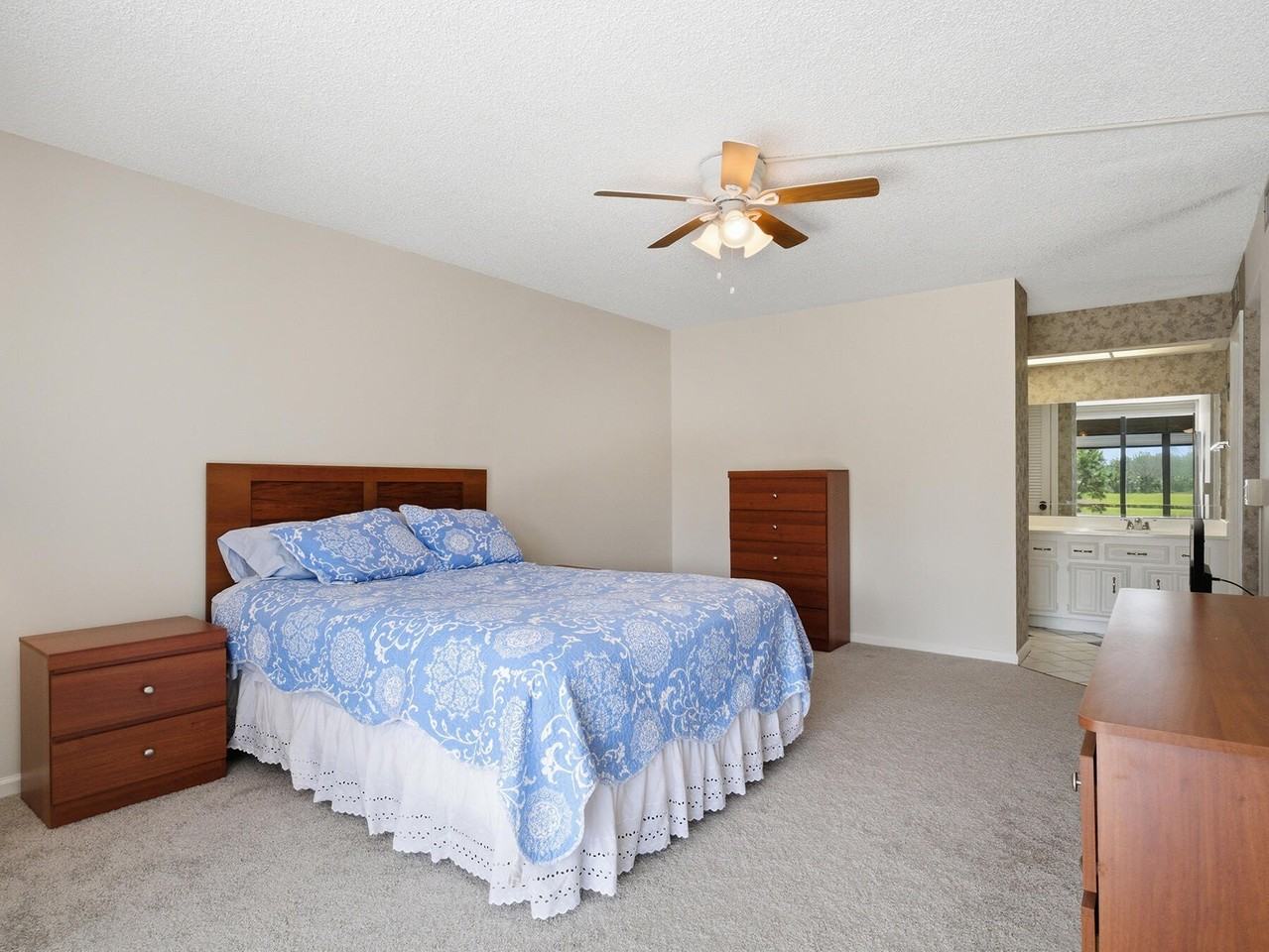 5390 Woodland Lakes Dr #104 - Photo 7 of 29