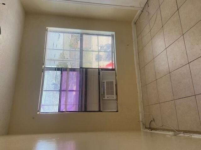 809 20th St #5 - Photo 2 of 4
