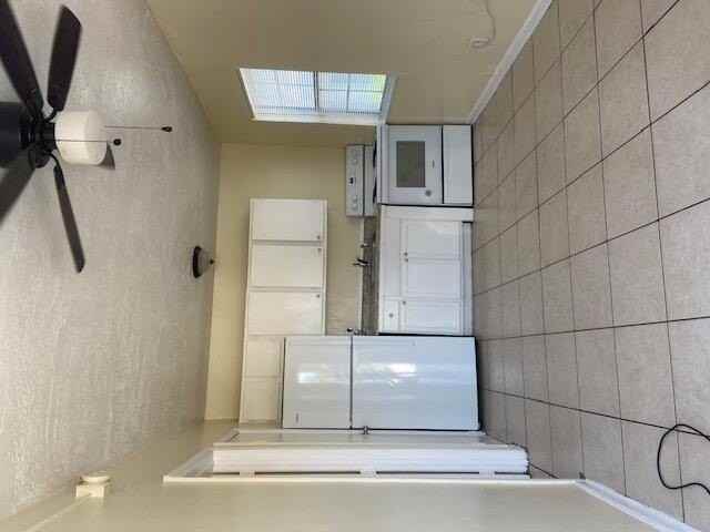 809 20th St #5 - Photo 3 of 4