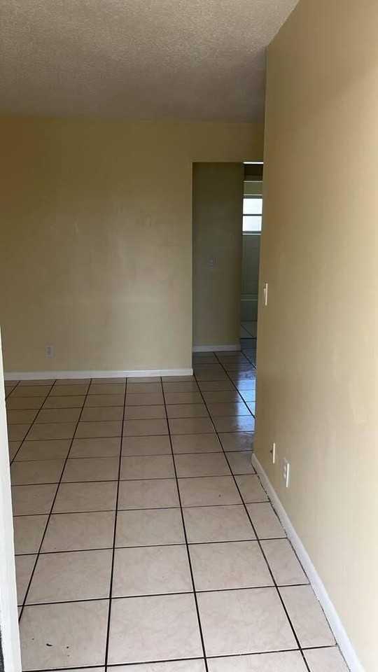 1310 S Federal Hwy #30 - Photo 2 of 6