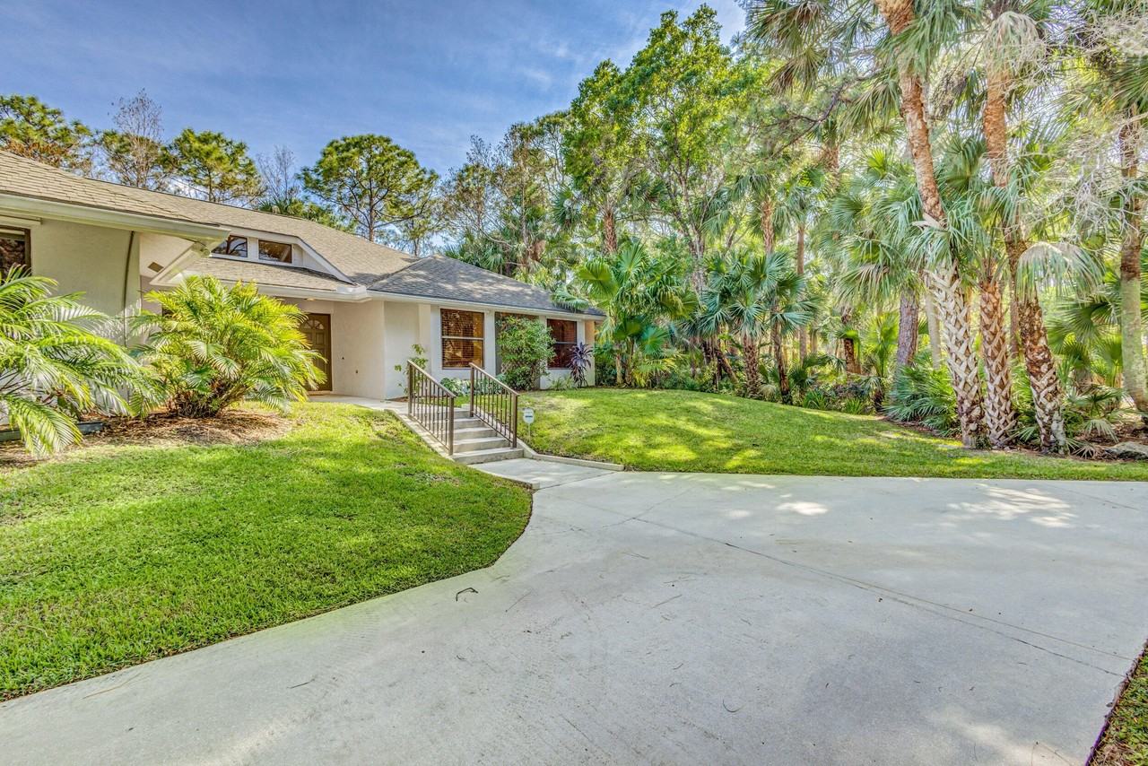 8300 159th Ct N - Photo 4 of 50