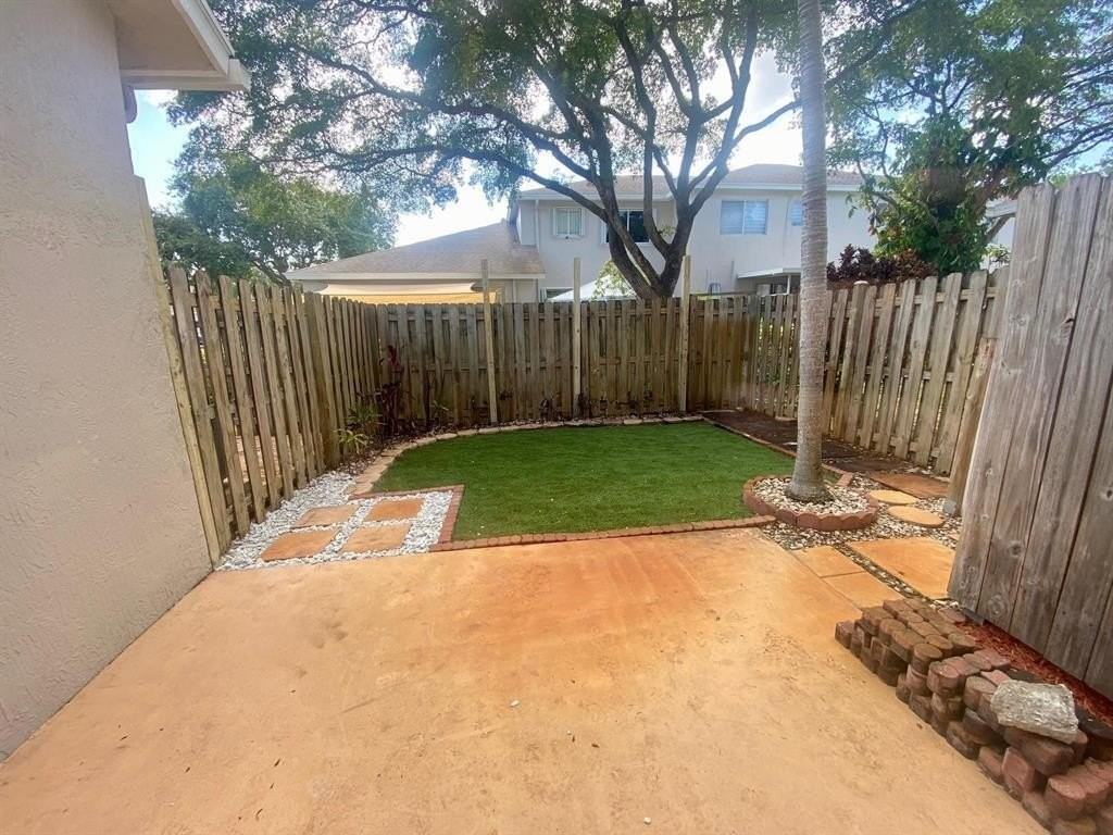 791 Nw 42nd Pl - Photo 3 of 26